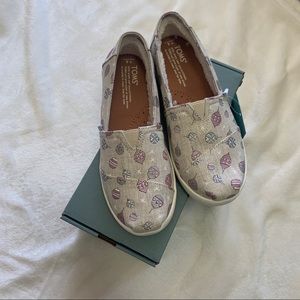 NIB TOMS classic sparkle ornaments holiday shoes 4